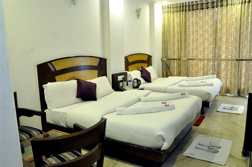 The Singh Empire, Hotel 4*
