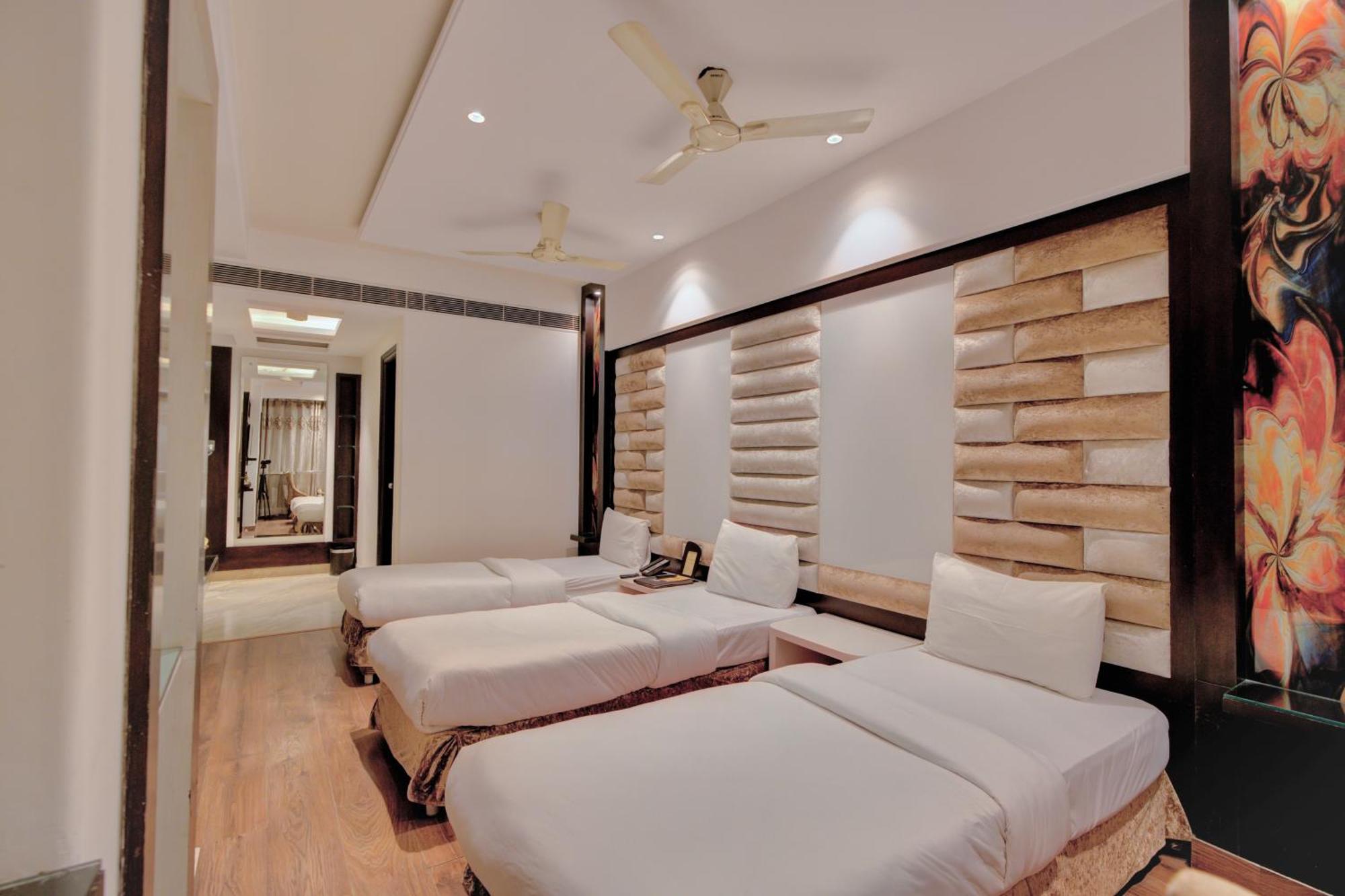 Hotel The Singh Empire,