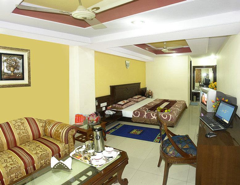 The Singh Empire, Hotel New Delhi