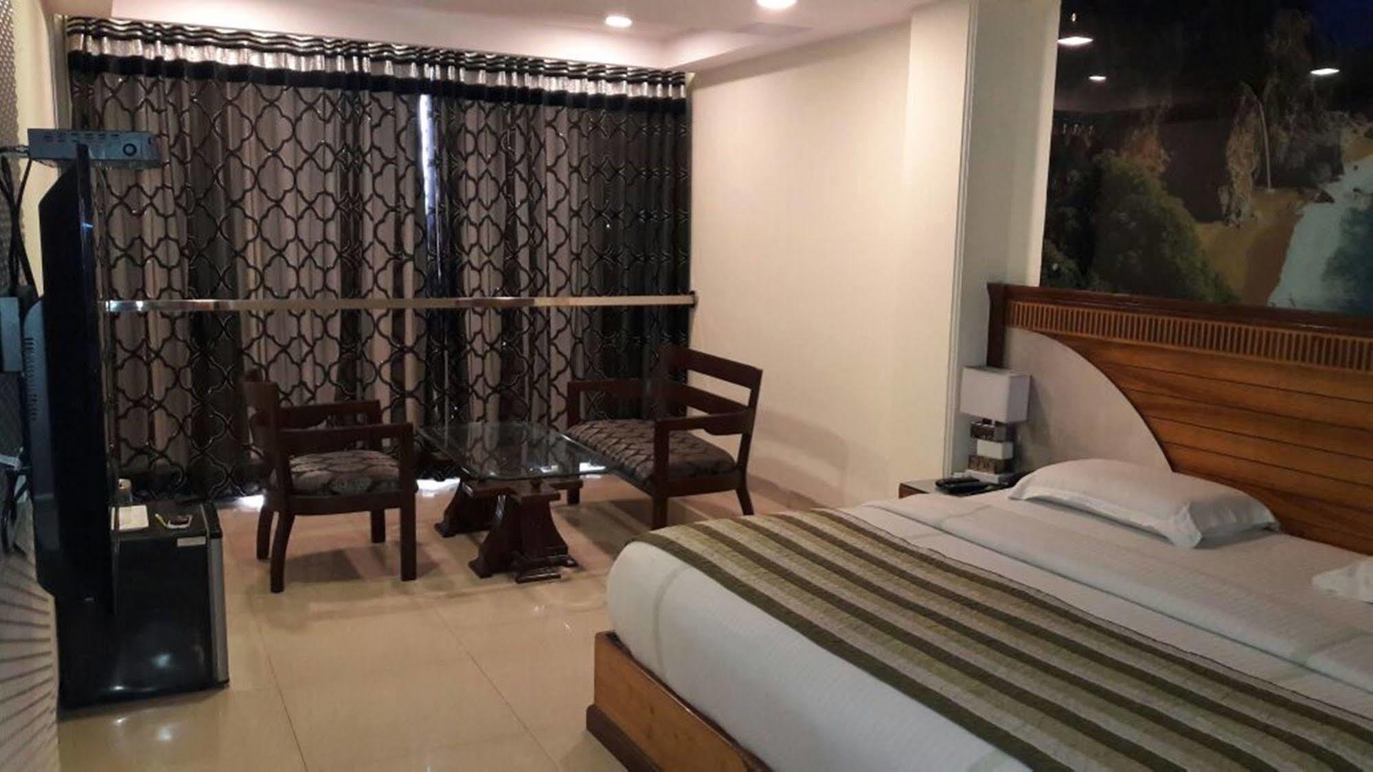 Hotel The Singh Empire, 4*