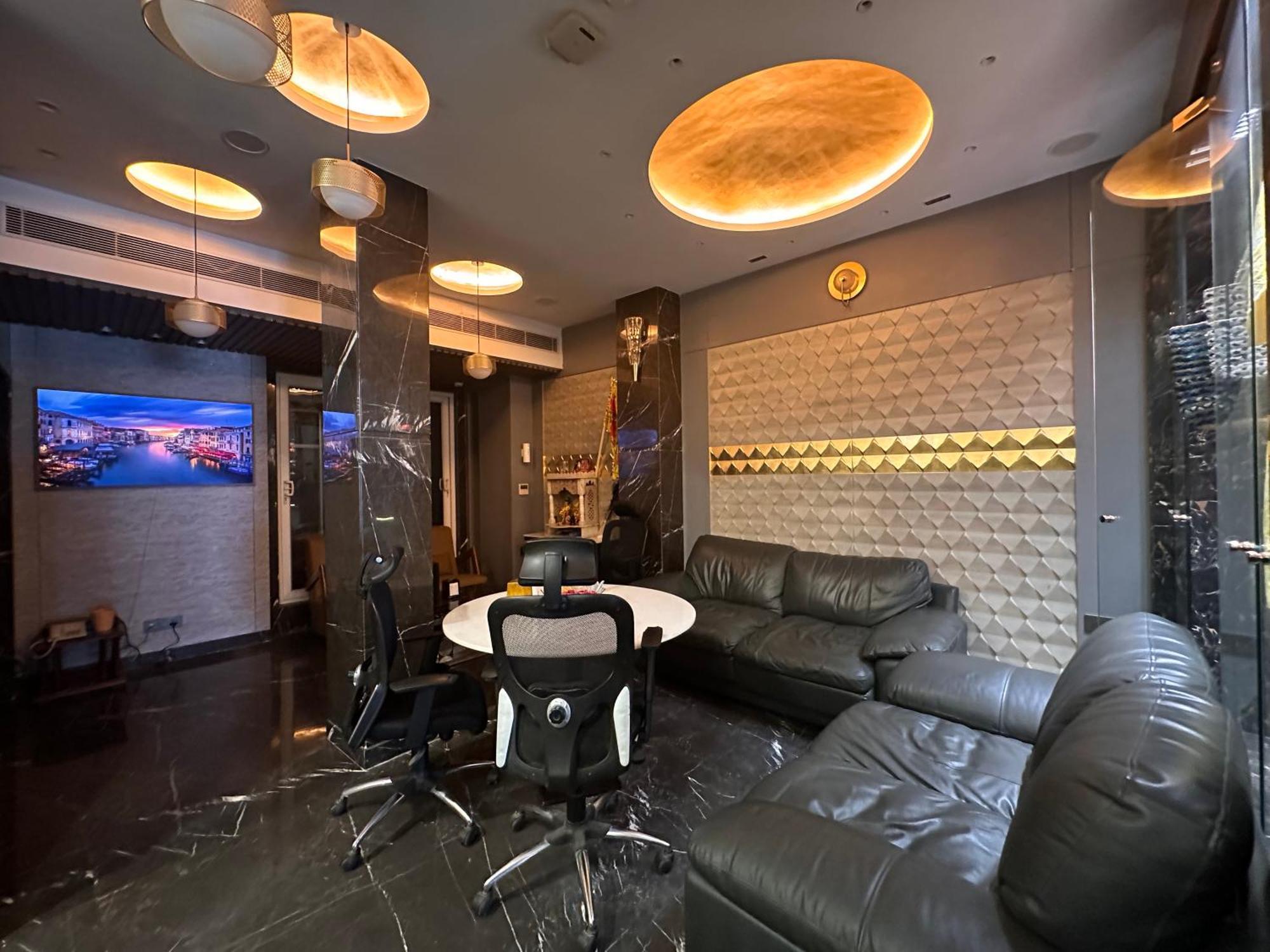 Hotel The Singh Empire,new Delhi 4*